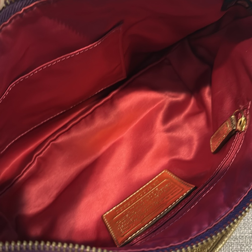 Coach Poppy shoulder bag purple & gold canvas Serial -F1020-15880 - Picture 16 of 17